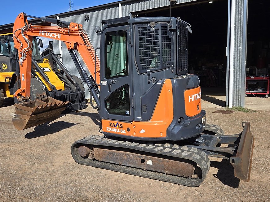 Hitachi 2019 ZX48U-5A 5-Ton Excavator – WedgeLock Quick Hitch, Multi-Bucket Bundle - Thumbnail 4