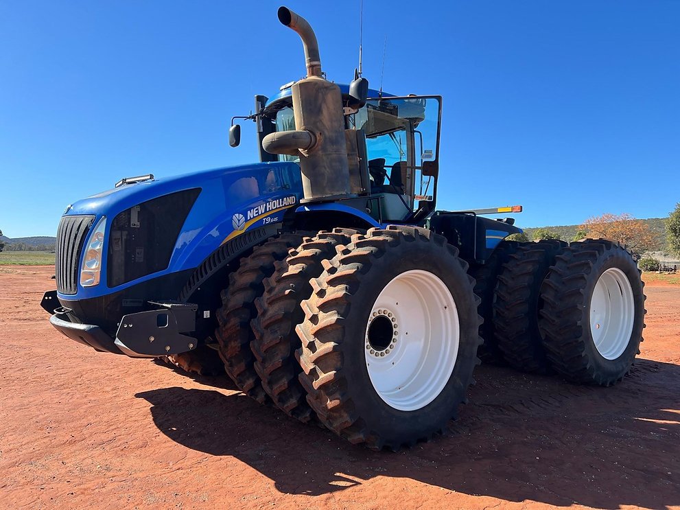 2015 NEW HOLLAND T9.645 HD – Heavy-Duty Articulated 4WD Tractor - Image 1