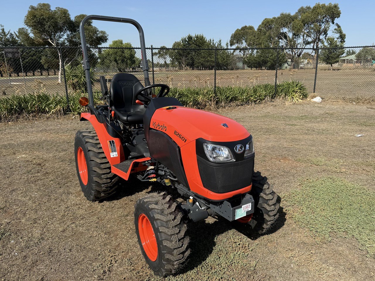 Kubota B2601HD Compact Tractor - 2024 Low-Hour 25.5 HP Diesel - Thumbnail 2