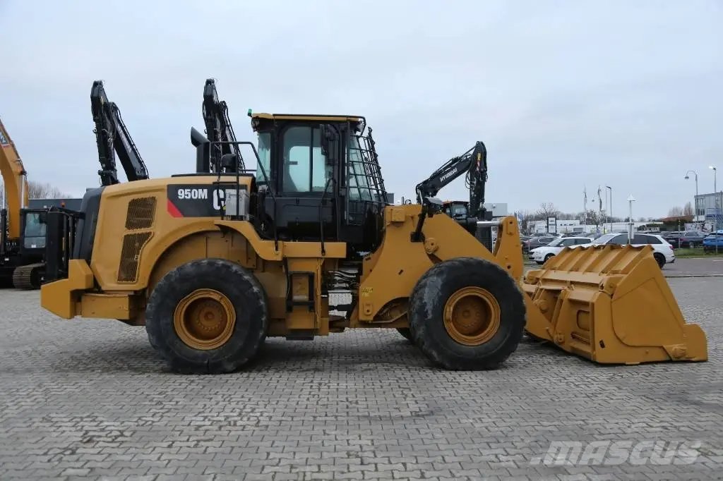 Caterpillar 950M Wheel Loader - 2017 Medium-Class Production Loader - Thumbnail 4