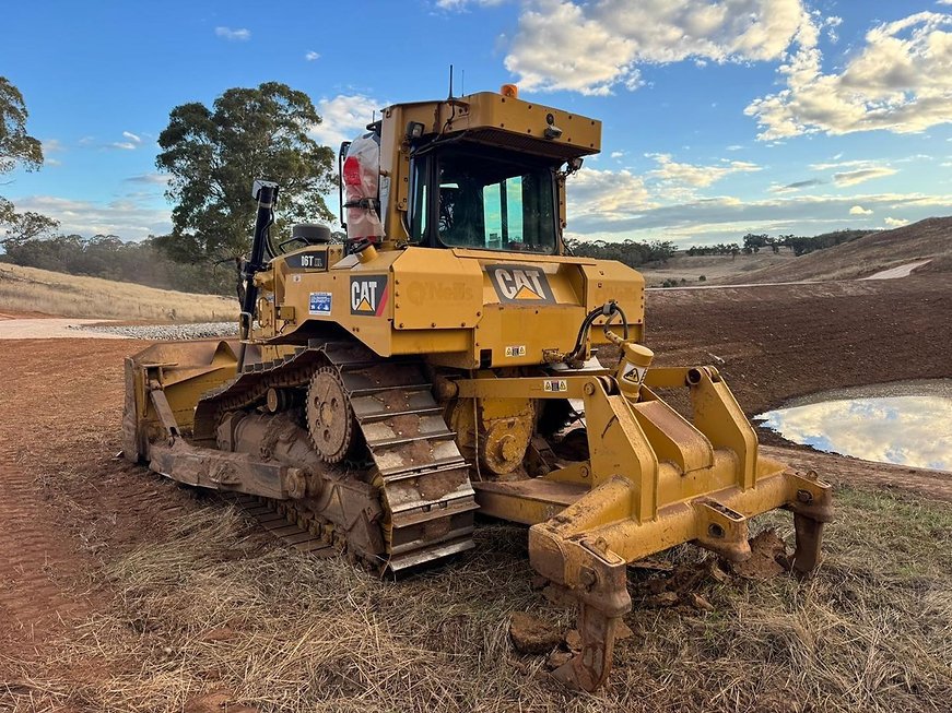 Caterpillar D6T Bulldozer - Premium Dozer with New Undercarriage - Thumbnail 3