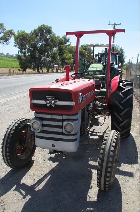Massey Ferguson 135 Tractor - Classic 42 HP with Perkins Diesel - Thumbnail 2