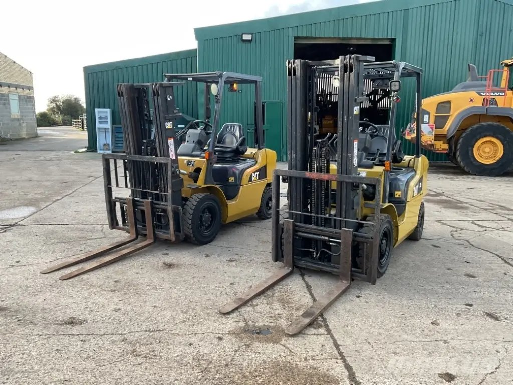 Caterpillar DP25NT Diesel Forklift - 2.5 Ton Container Spec Forklift - Thumbnail 4