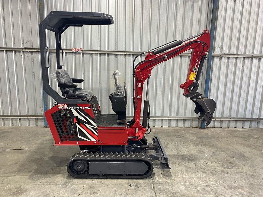 Digger King Super Mini 1.1 Ton Excavator – Swing Boom, Quick Hitch & Multi-Bucket Set - Thumbnail 4