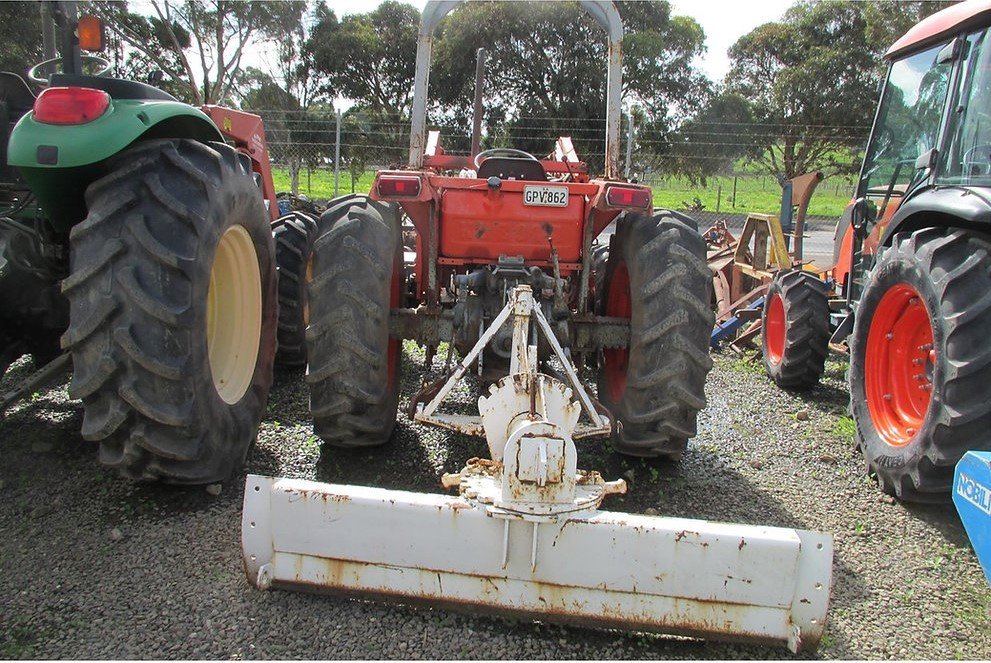 Kubota L4850 Tractor - 53 HP 4x4 with Front-End Loader - Thumbnail 4