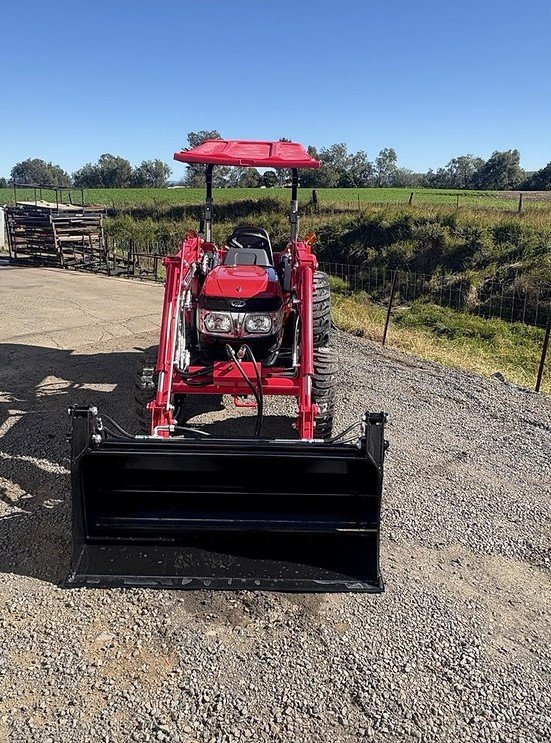Mahindra Max 28 Compact Tractor - 2025 Brand New with 4-in-1 Loader - Thumbnail 3