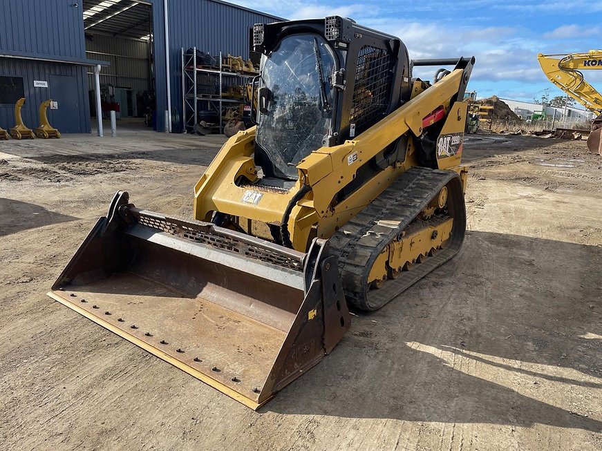 Caterpillar 299D2 XHP Compact Track Loader - High-Performance Skid Steer - Thumbnail 2