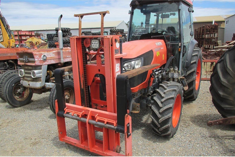 Kubota M8540 Tractor - 85 HP Turbocharged 4WD with Front Forks - Thumbnail 3