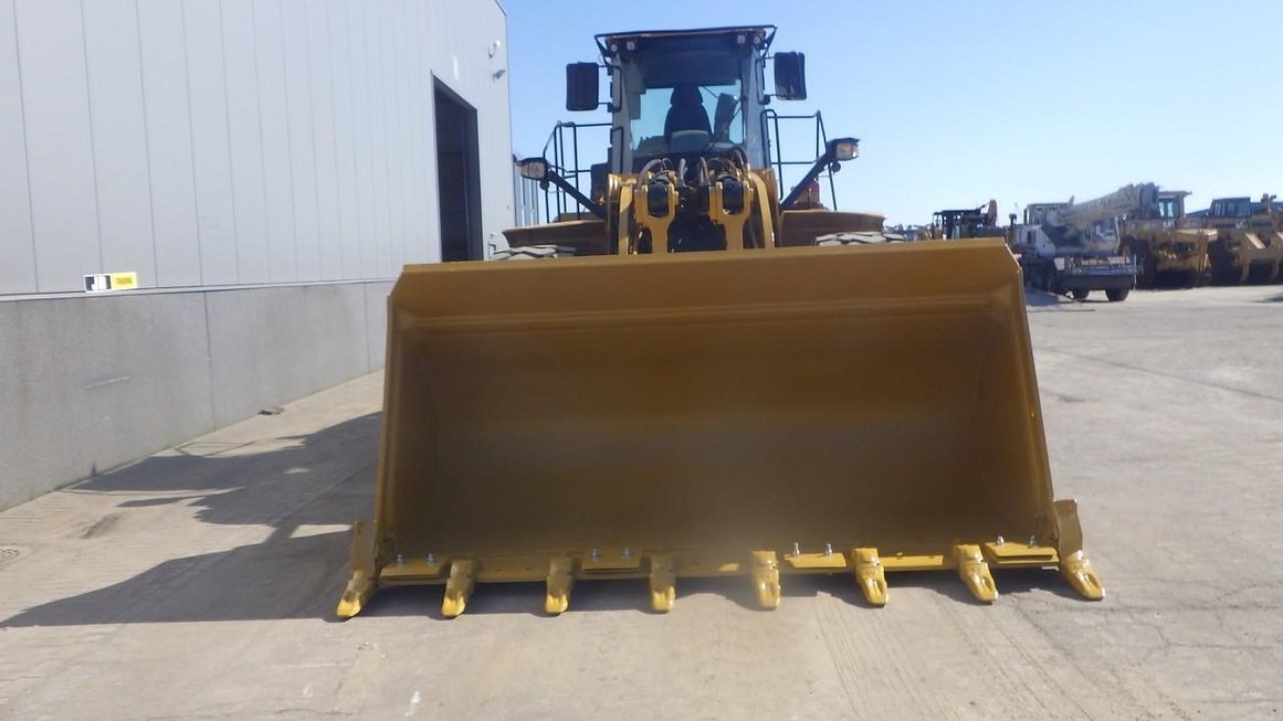 Caterpillar 980M Wheel Loader - 2014 Large Production Loader - Thumbnail 4