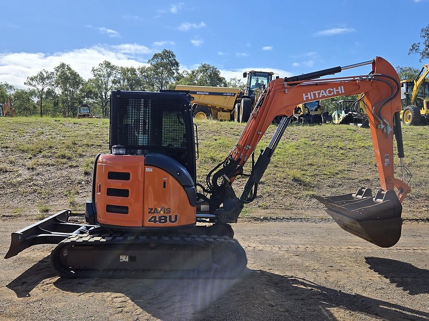 Hitachi 2019 ZX48U-5A 5-Ton Excavator – WedgeLock Quick Hitch, Multi-Bucket Bundle - Thumbnail 2