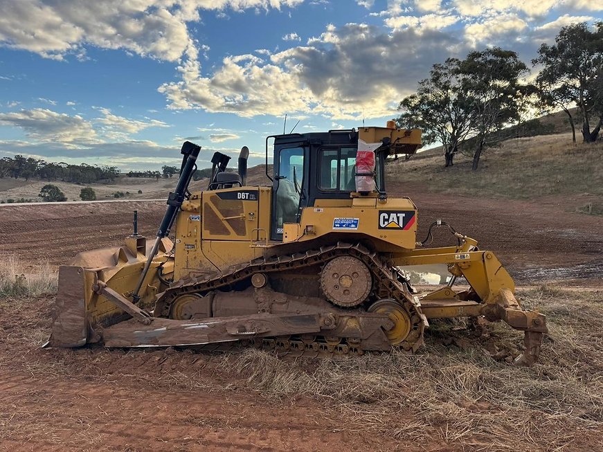 Caterpillar D6T Bulldozer - Premium Dozer with New Undercarriage