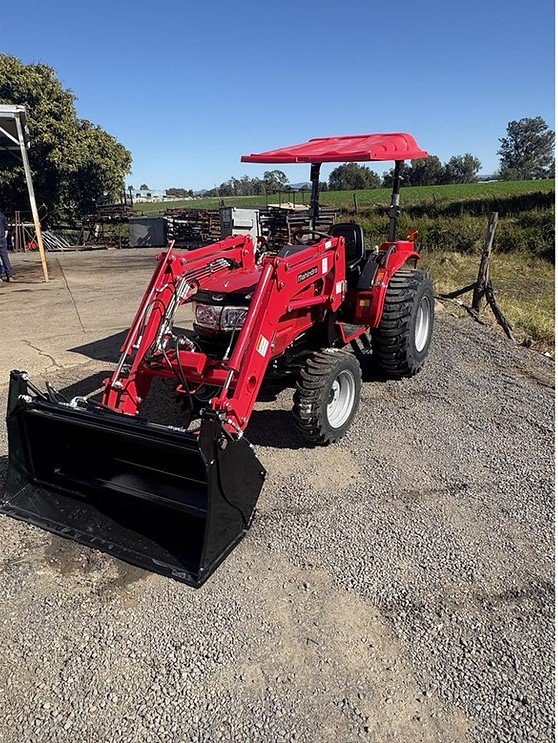 Mahindra Max 28 Compact Tractor - 2025 Brand New with 4-in-1 Loader - Thumbnail 2