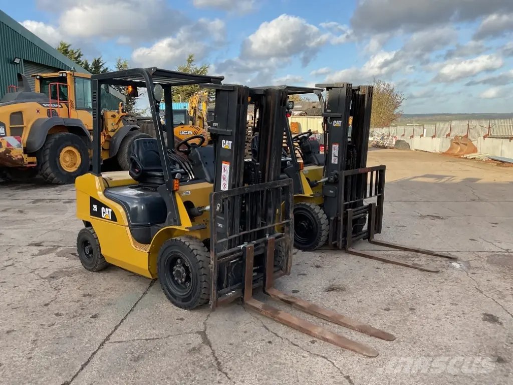 Caterpillar DP25NT Diesel Forklift - 2.5 Ton Container Spec Forklift - Thumbnail 3