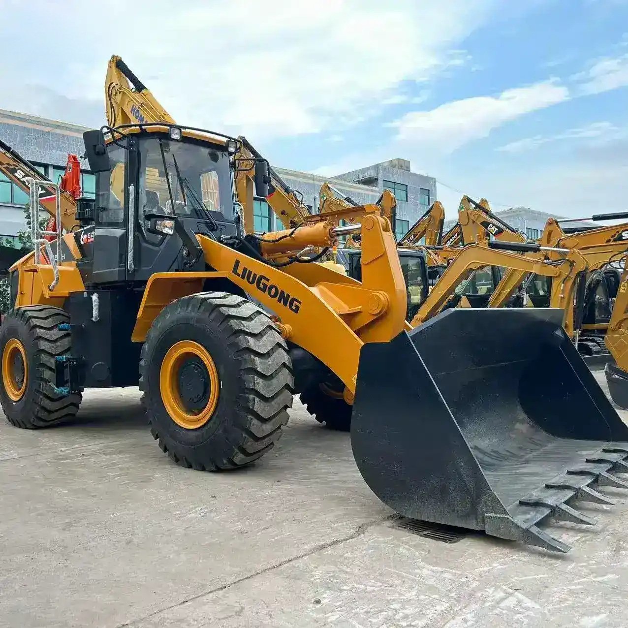 LiuGong 856H Wheel Loader - 5.5 Ton Heavy-Duty Construction Loader - Thumbnail 3