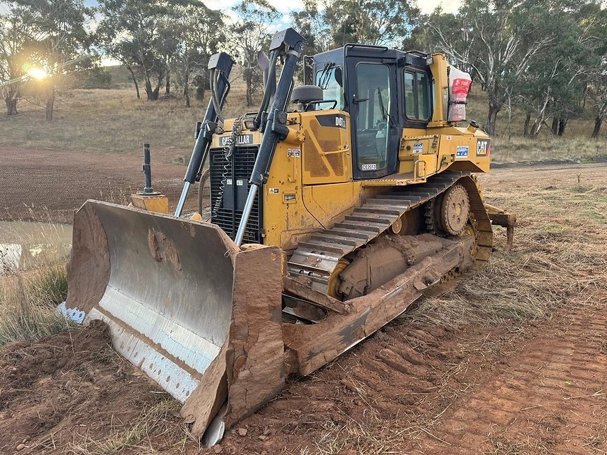 Caterpillar D6T Bulldozer - Premium Dozer with New Undercarriage - Thumbnail 2