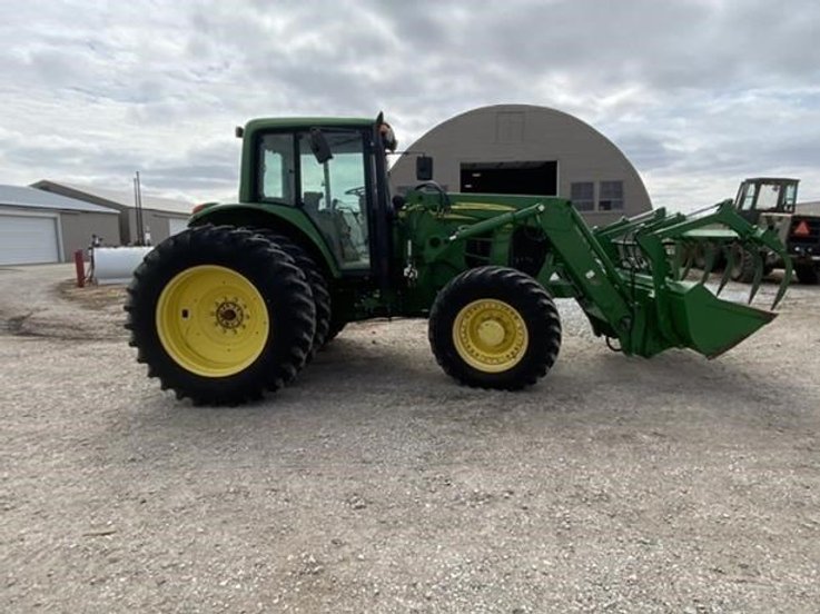 John Deere 7130 Premium Deluxe Tractor - 2010 Complete Package with Loader - Thumbnail 2