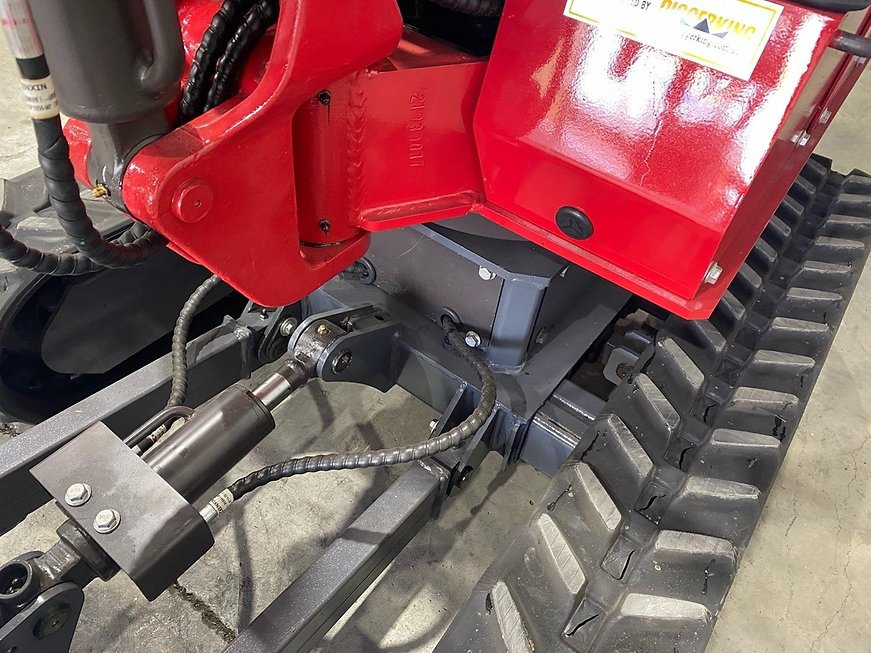 Digger King Super Mini 1.1 Ton Excavator – Swing Boom, Quick Hitch & Multi-Bucket Set