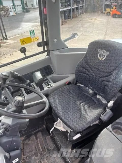 Case 21F Compact Wheel Loader - 2021 Ultra-Low Hour Articulated Loader - Thumbnail 4