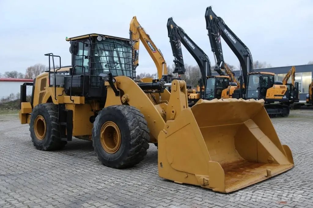 Caterpillar 950M Wheel Loader - 2017 Medium-Class Production Loader - Thumbnail 3