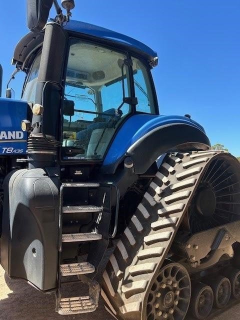 2015 NEW HOLLAND T8.435 – High-Horsepower Track Tractor - Thumbnail 2
