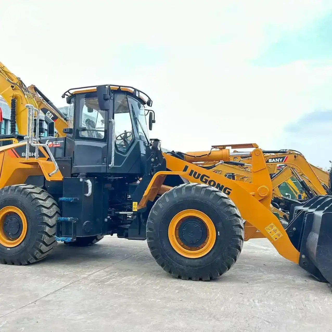 LiuGong 856H Wheel Loader - 5.5 Ton Heavy-Duty Construction Loader - Thumbnail 4